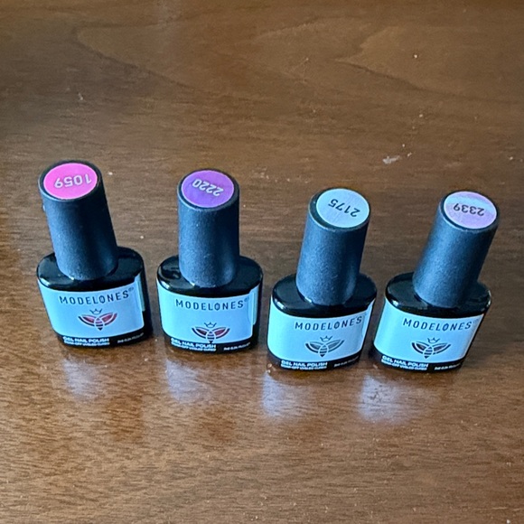 Assorted Nail Polish Collection - Picture 4 of 8